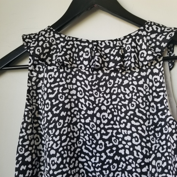 White House Black Market women's animal prints top - Picture 8 of 9